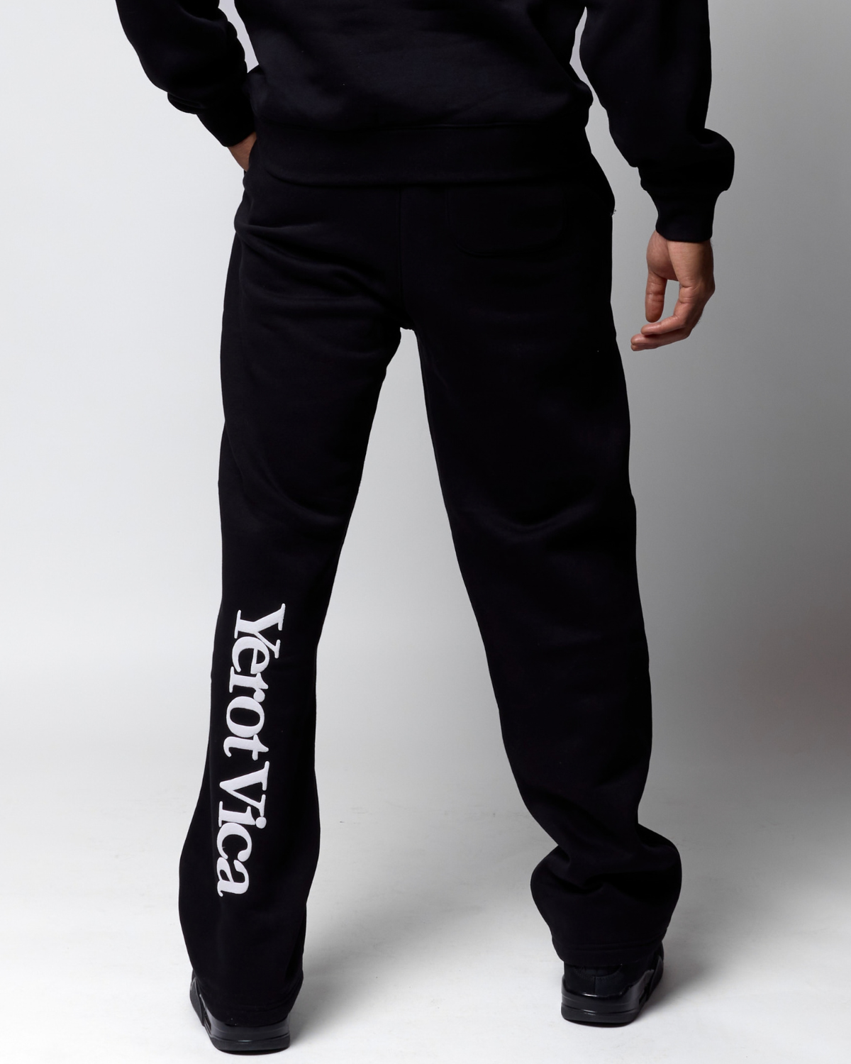 "I GOT GOD I CAN'T LOSE" SWEATPANTS (BLACK/ PUFF WHITE)